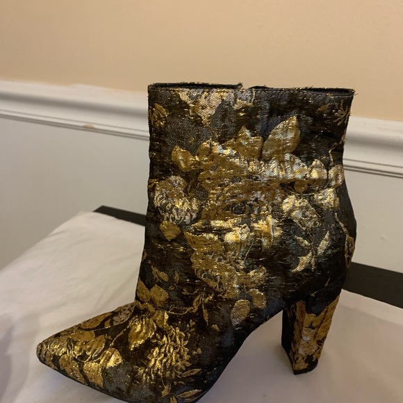 Jessica Simpson Gold Embossed Ankle Boot - Picture 1 of 5